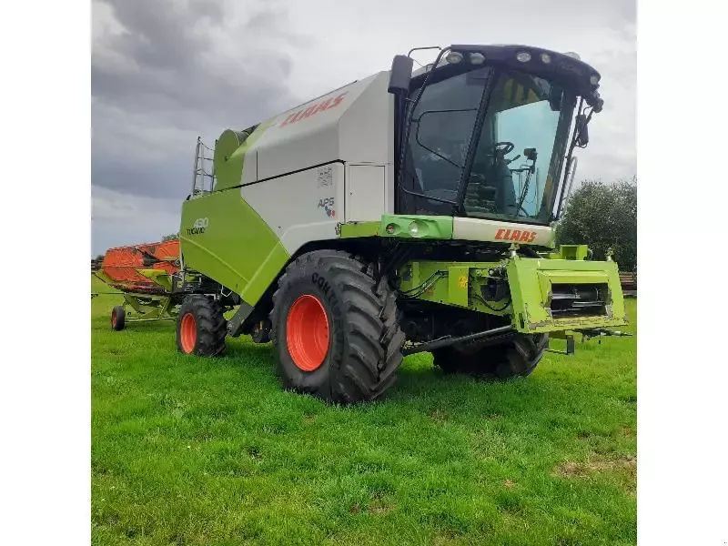 E-FARM: Claas Tucano 430 - Moissoneuse-batteuse - id WAFGDPD - 105 000 € - Année: 2012 - France