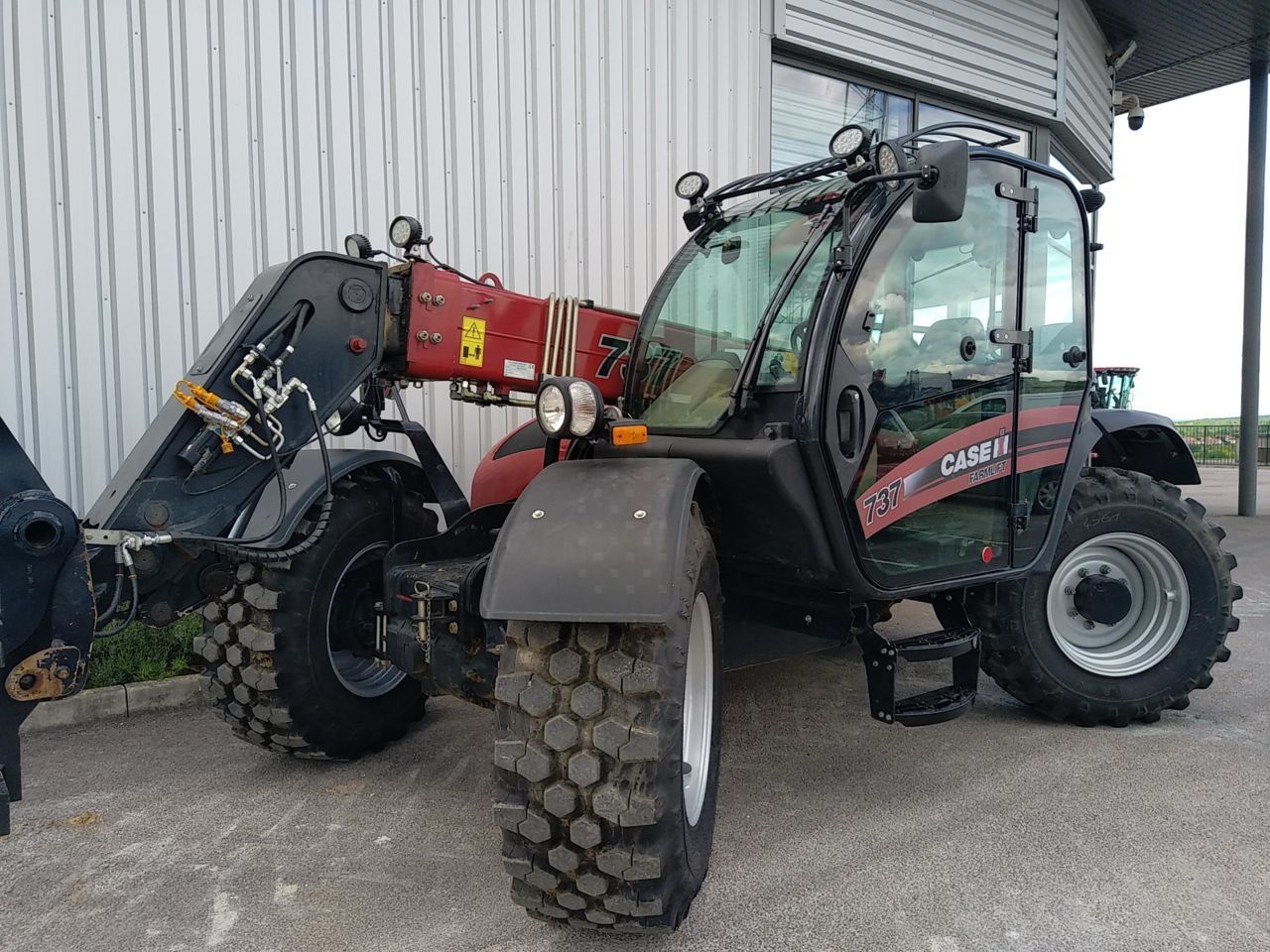 E-FARM: Case IH 737 - Telehandler - id RUSVSX4 - €85,000 - Year of construction: 2021 - Engine hours: 582,France