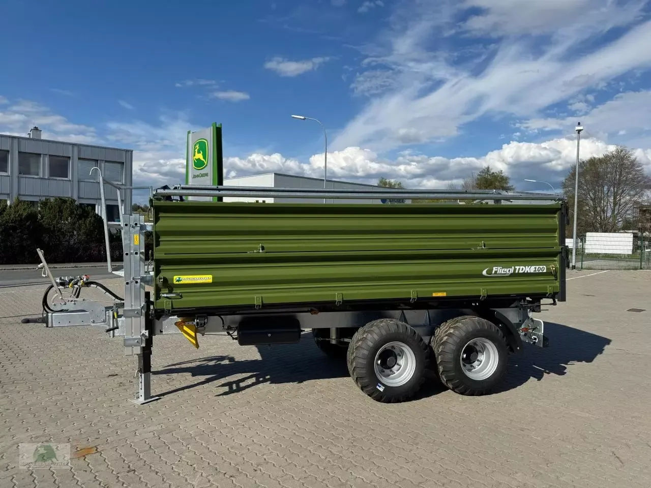 E-FARM: Fliegl tdk 100vr fox tandem - Basculantă - id WR2XBKA - 22.700 EUR - Anul: 2024 - Germania
