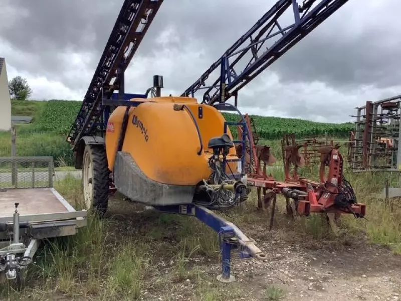 E-FARM: Caruelle integra 2500l - Pulverizador - id USD5L63 - 12.500 € - Año: 2004 - Francia