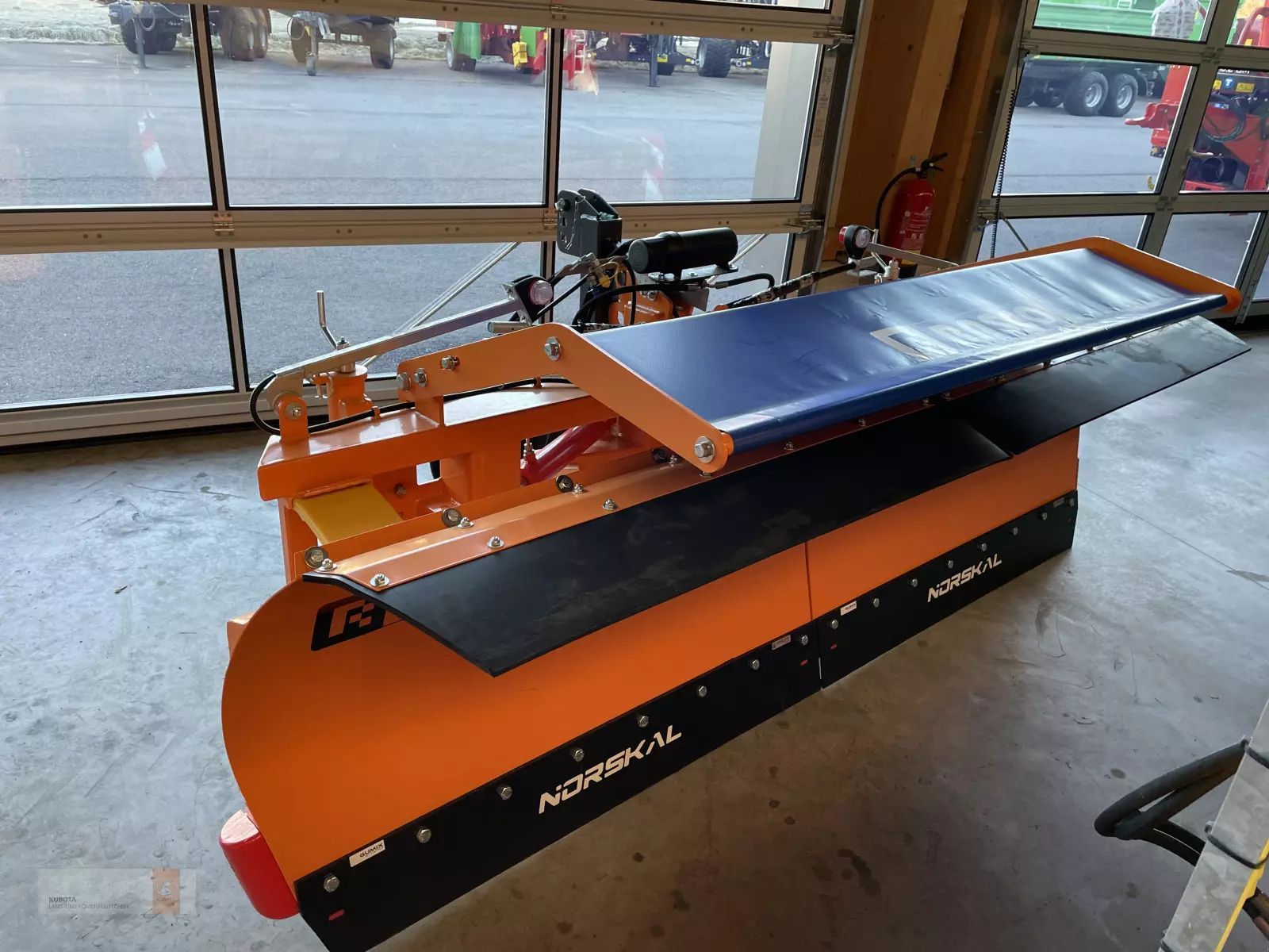 E-FARM: Rasco mosor light 2.7, schneepflug - Kommunaltechnik - id MBQGIYY - 8.319 € - Baujahr: 2023 - Deutschland