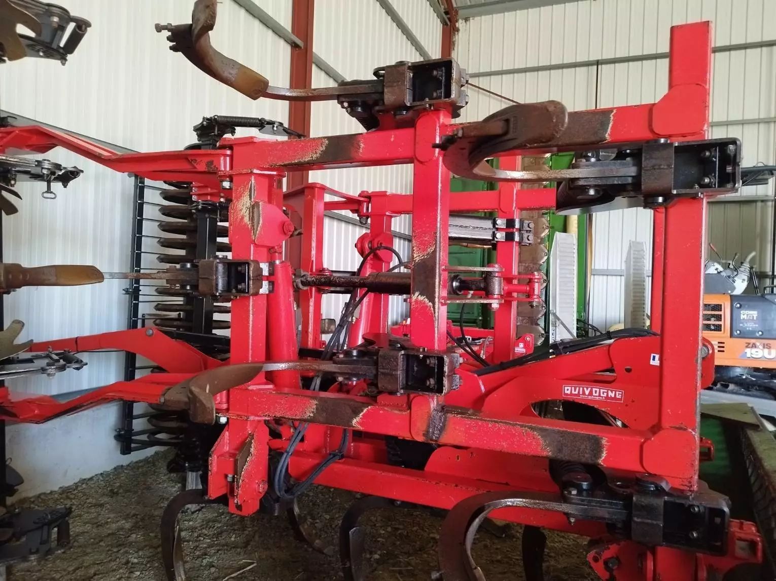 E-FARM: Quivogne blackbear - Kultivator - id QKJLPH3 - 7.900 € - Leto izgradnje: 2013 - Francija