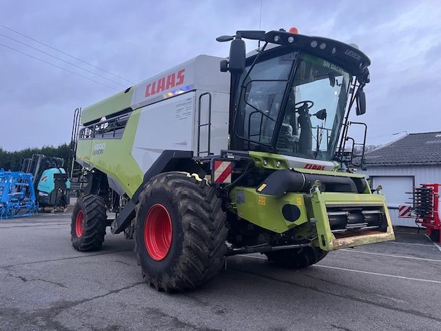 E-FARM: Claas Lexion 6600 - Kombájn - id VYJBWZB - 240 000 EUR - Gyártási év: 2021 - Üzemóra (motor): 820,Motor teljesítménye (LE): 820,Franciaország