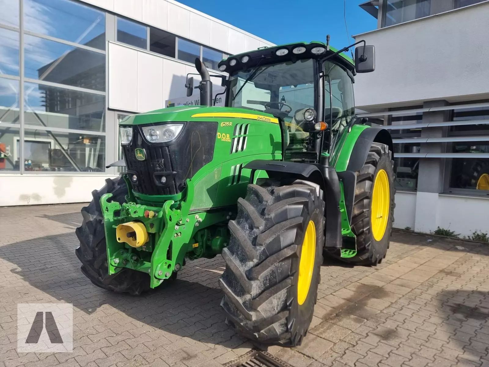 John Deere 6215 R Tractor 89.900 €
