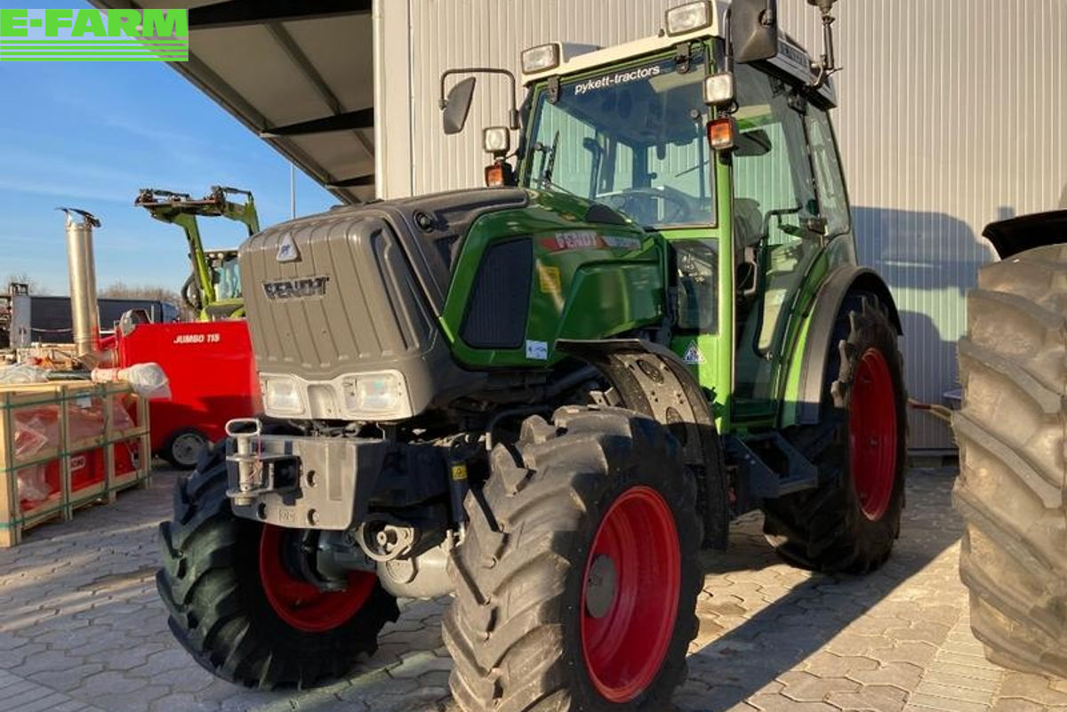 Fendt 211 F tractor €93,500
