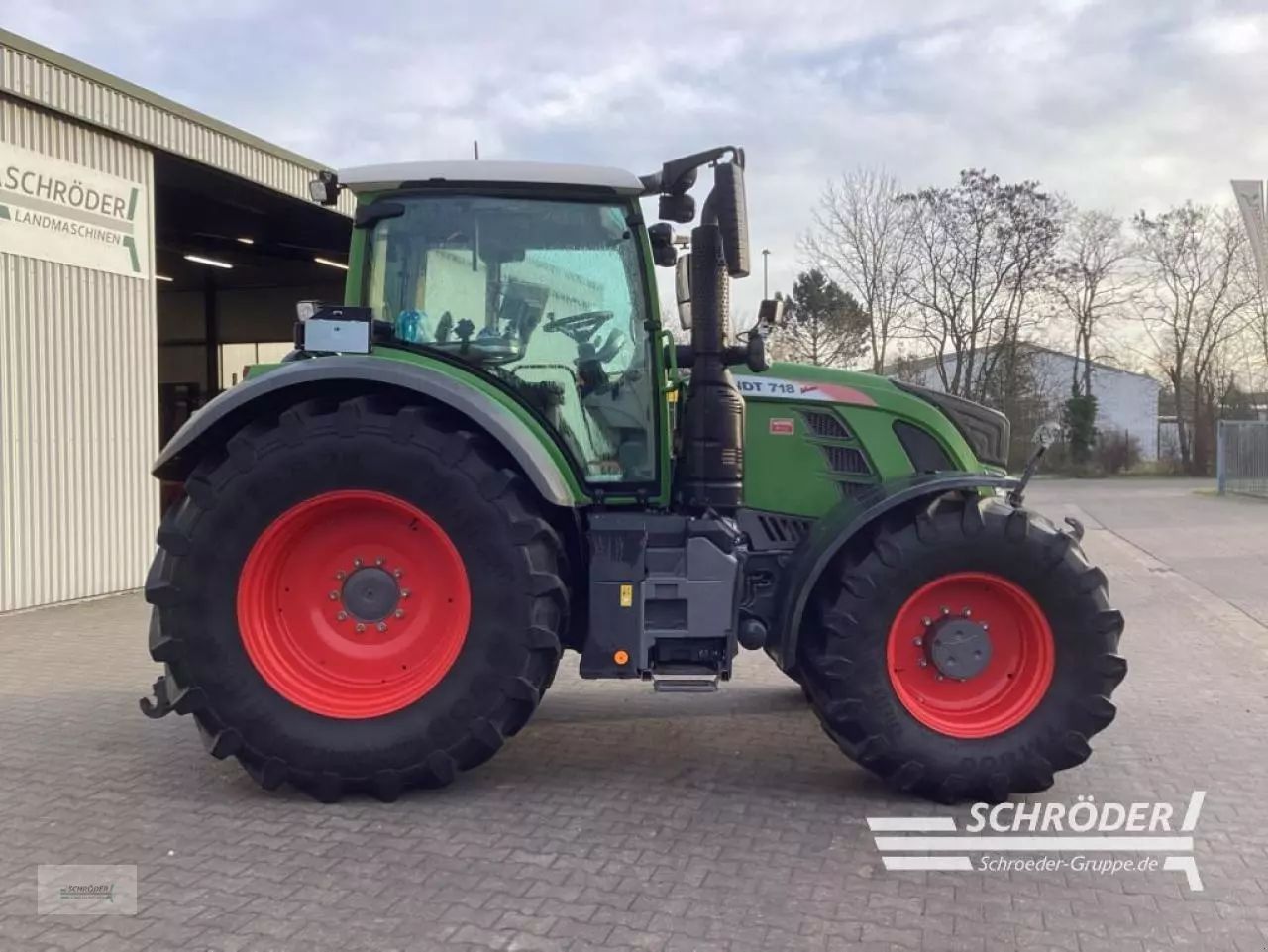 Fendt 718 Vario Profi Plus Tractor 128.885 EUR
