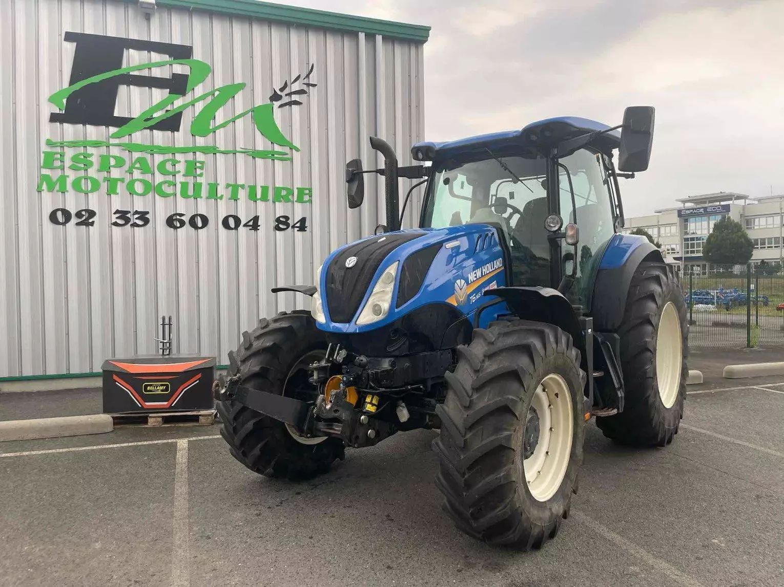E-FARM: New Holland T6.165 - Traktor - id SSFV8VM - 69.000 € - Baujahr: 2020 - Abgelesene Motorstunden: 2.602,Motorleistung (PS): 125,Frankreich