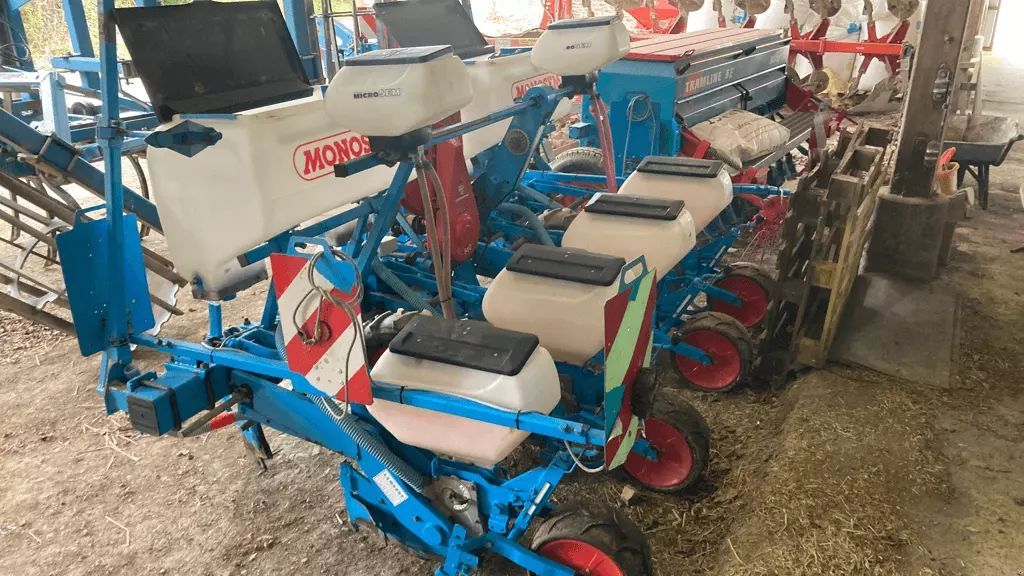 E-FARM: Monosem 4 rangs - Maszyna do siewu punktowego - id HXSIUWB - 5500 € - Rok produkcji: 2000 - Francja