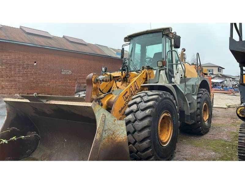 E-FARM: Liebherr l544 2plus2 - Chargeuse sur pneus - id 8VNSN7H - 48 900 € - Année: 2005 - Lecture du nombre d'heure: 8 950,France