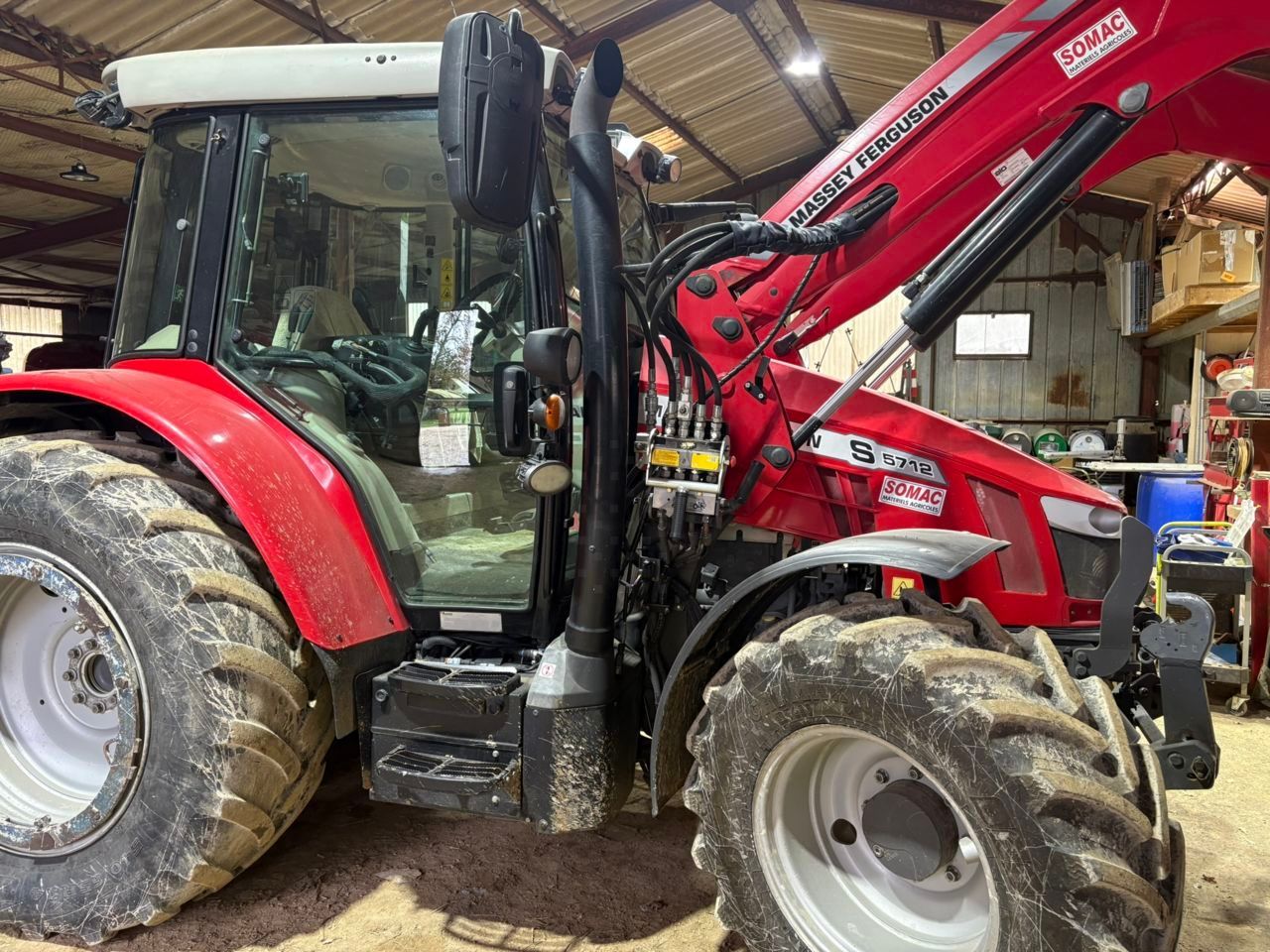 Massey Ferguson 5712 S Tractor €59,000