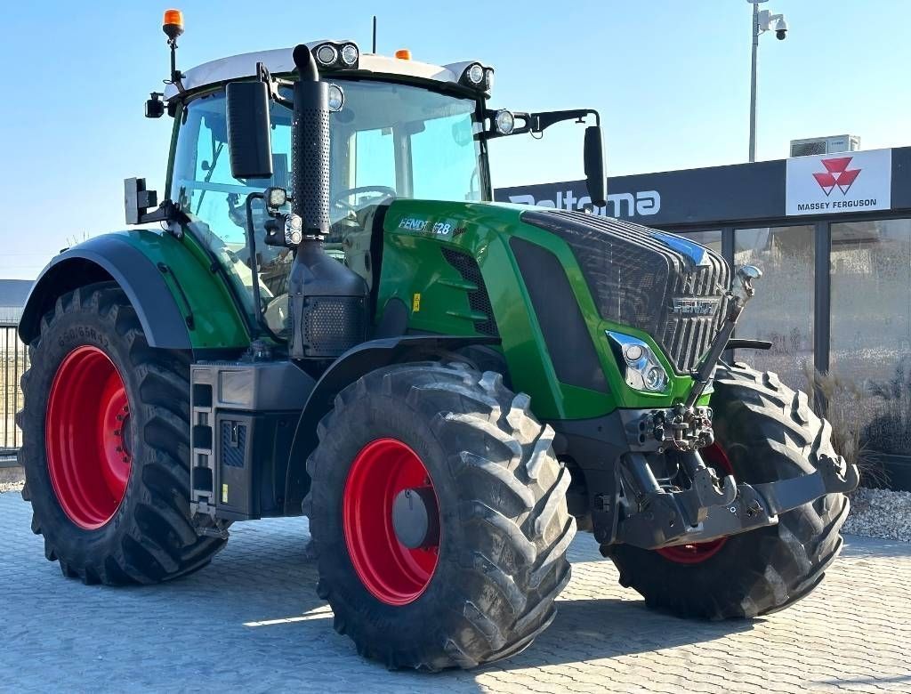 E-FARM: Fendt 828 Vario - Tractor - id 8ZRCSPP - 72.695 € - Año: 2016 - Horas: 10.732,Potencia del motor: 280,Polonia