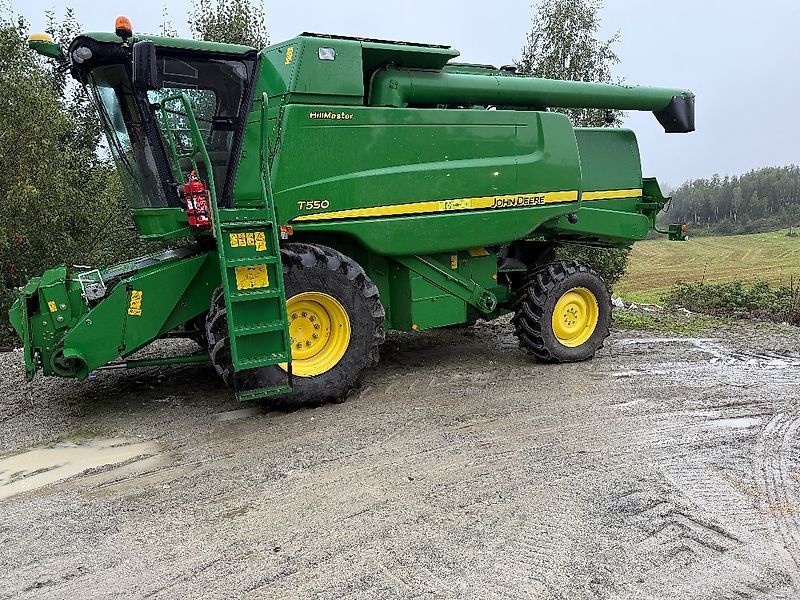 John Deere T 550 Combină de recoltat 145.215 EUR