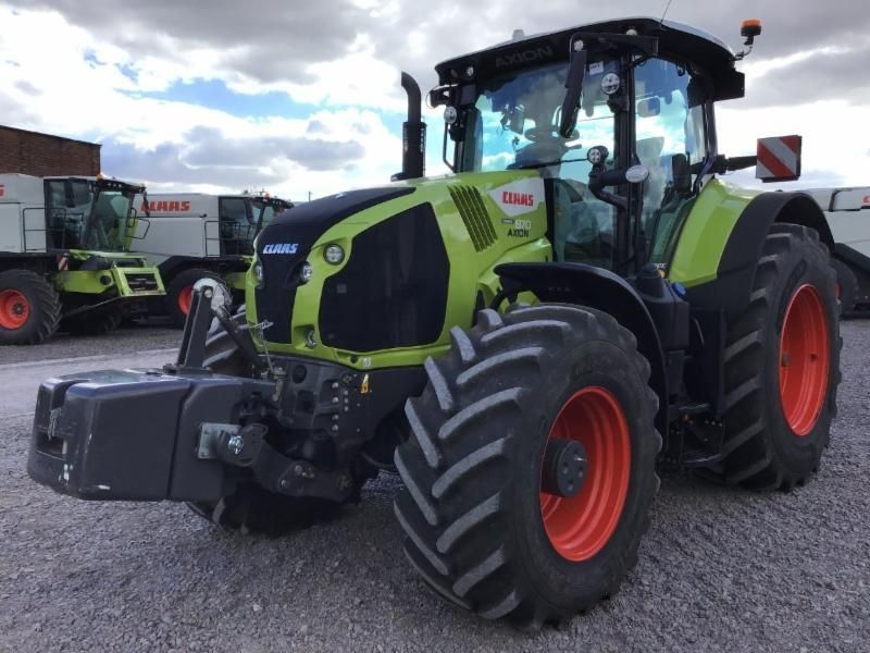 Claas Axion 870 CMATIC Tractor €176,000