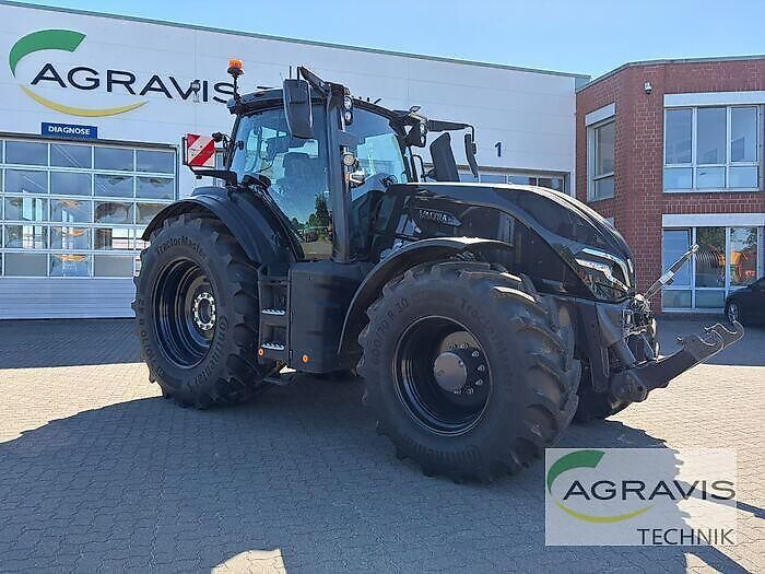 Valtra Q 285 Tractor €172,000