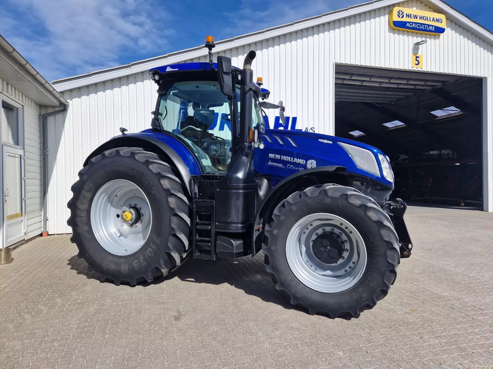 New Holland T7.315 HD Tractor €173,838