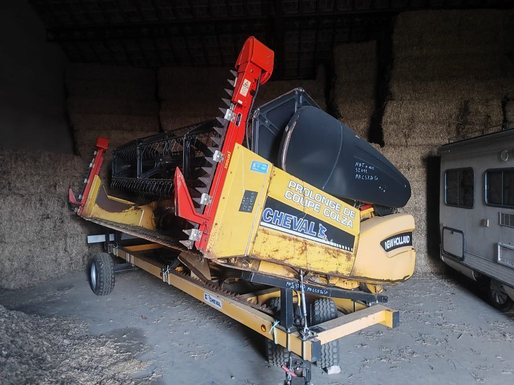 New Holland coupe 5.18m Header €15,000