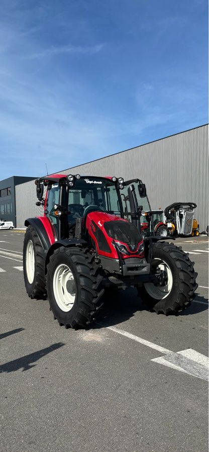 E-FARM: Valtra G115 - Tracteur - id B1DM6XU - 83 500 € - Année: 2023 - Lecture du nombre d'heure: 750,Puissance du moteur (chevaux): 115,France