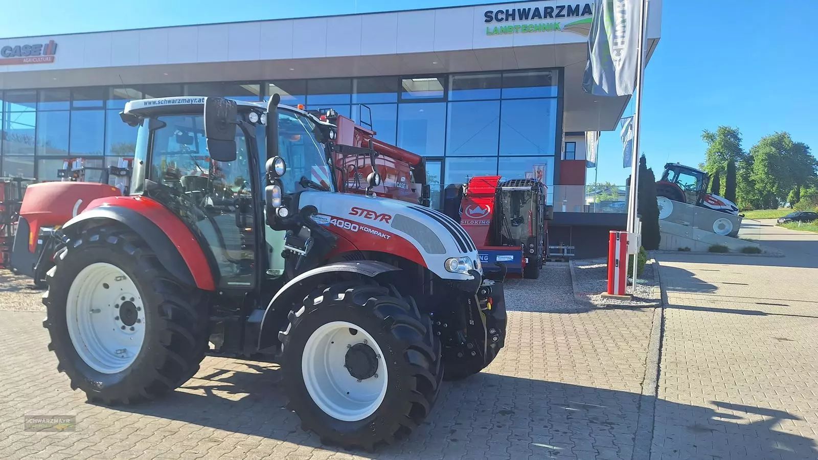 E-FARM: Steyr Kompakt 4090 - Traktor - id L2JRLN6 - 66.283 € - Baujahr: 2023 - Abgelesene Motorstunden: 1.120,Motorleistung (PS): 90,Österreich