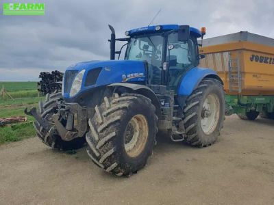 E-FARM: New Holland T7.250 - Tractor - id BPARUBN - €59,000 - Year of construction: 2013 - Engine hours: 3,880,Engine power (HP): 200,France