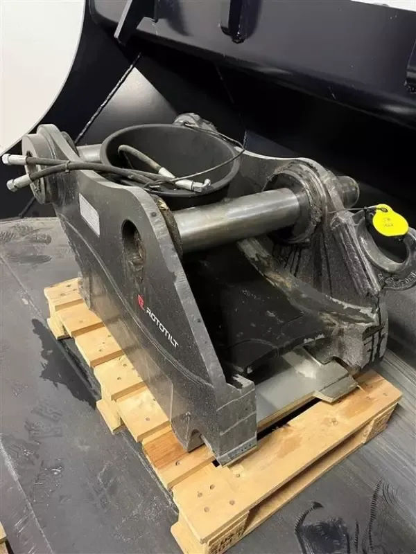 E-FARM: sonstige rototilt mcs70 - Municipal equipment - id YRZAZRS - €6,301 - Denmark