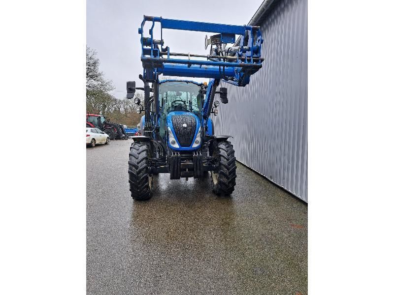 E-FARM: New Holland T5.110 - Tractor - id X4TBCTQ - €57,000 - Year of construction: 2021 - Engine hours: 2,224,Engine power (HP): 110,France