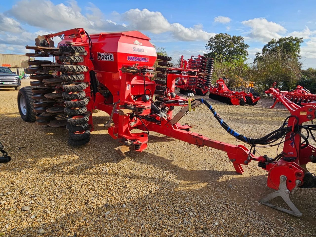 E-FARM: Sumo versadrill system moore 4 metre trailed direct drill, year 2009 - Direct Drill - id YEBUAWV - €22,926 - Year of construction: 2009 - United Kingdom