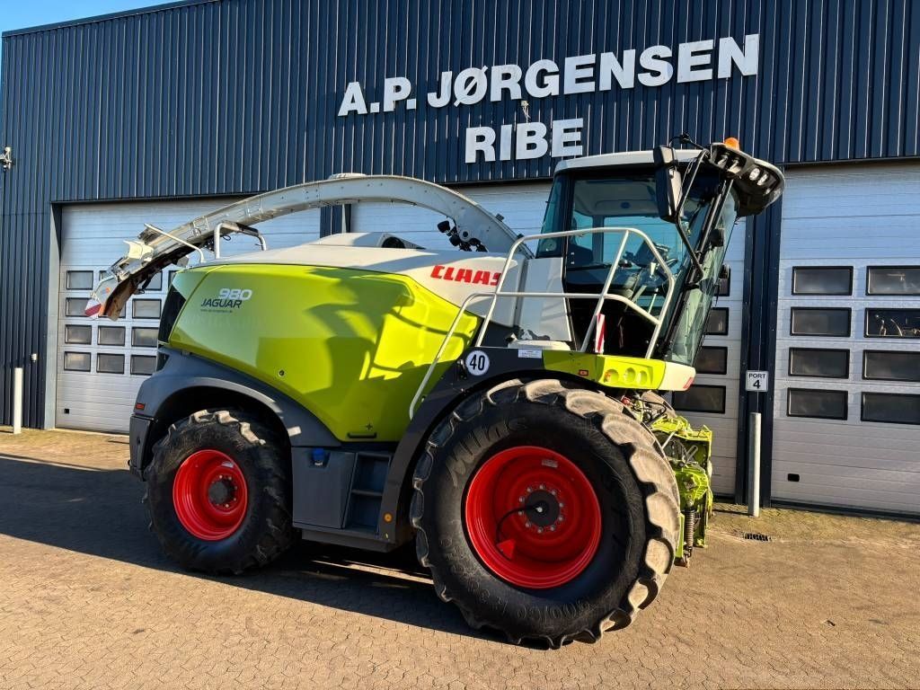 E-FARM: Claas Jaguar 980 - Self propelled forage harvester - id IH3KMDM - €372,019 - Year of construction: 2022 - Engine hours: 2,517,Engine power (HP): 850,Denmark