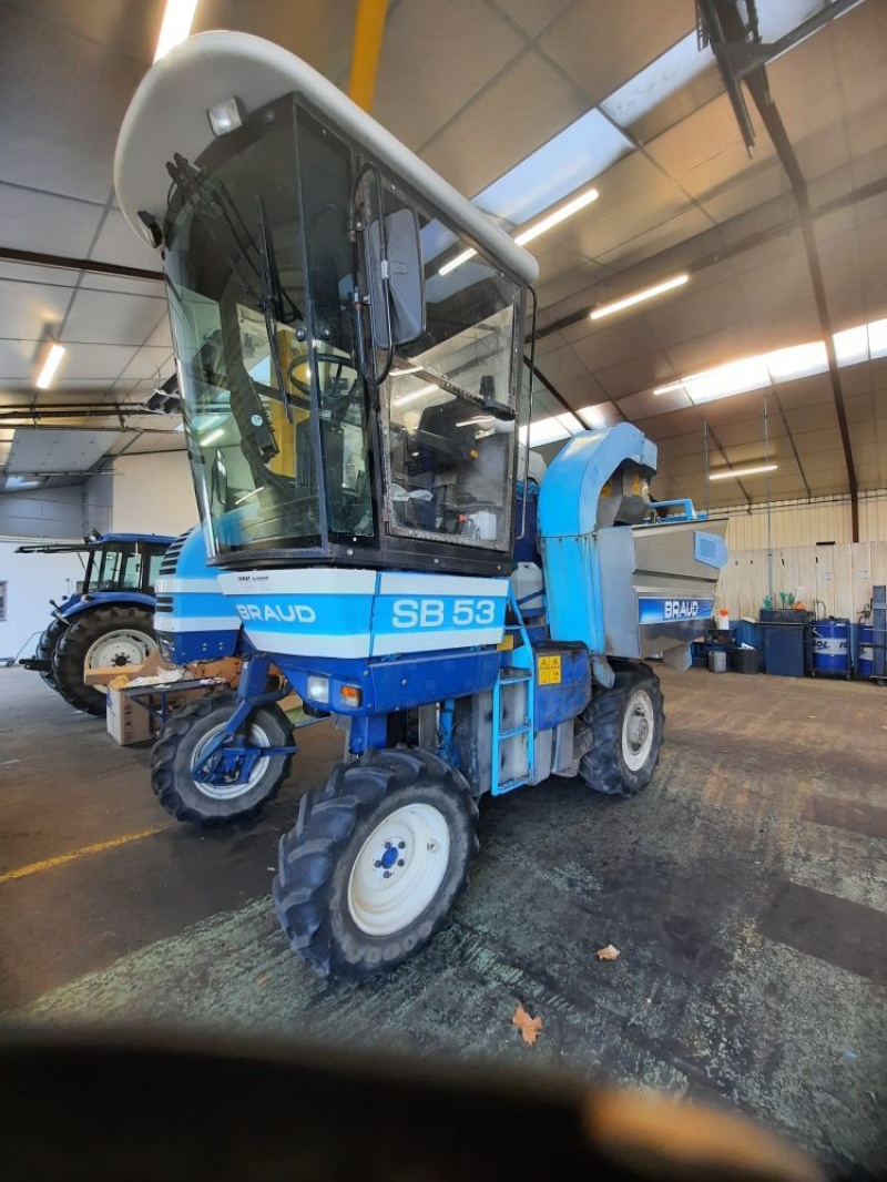 Braud sb53 grape_harvester €5,000