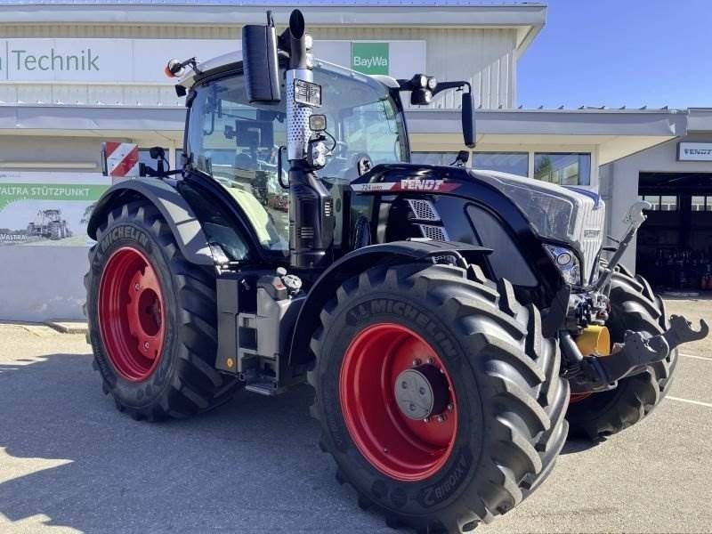 E-FARM: Fendt 724 Vario ProfiPlus - Trattore - id DZQTXSH - 198.000 € - Anno di costruzione: 2022 - Ore: 371,Potenza del motore: 240,Germania