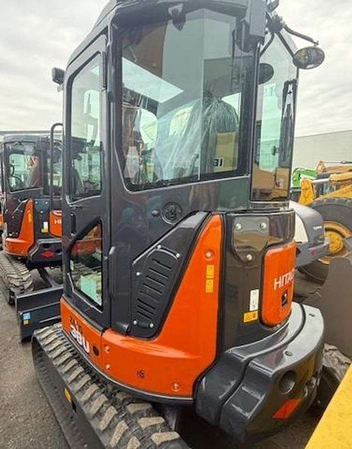 U　38 E-FARM: Hitachi zx 38 u-6 - Mini excavator - id IRL1PN3 - Year of