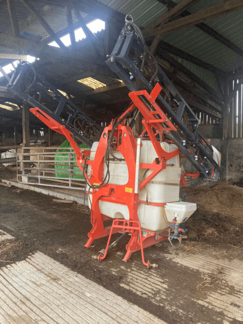 Kuhn Deltis 1200 RHPM sprayers €16,000