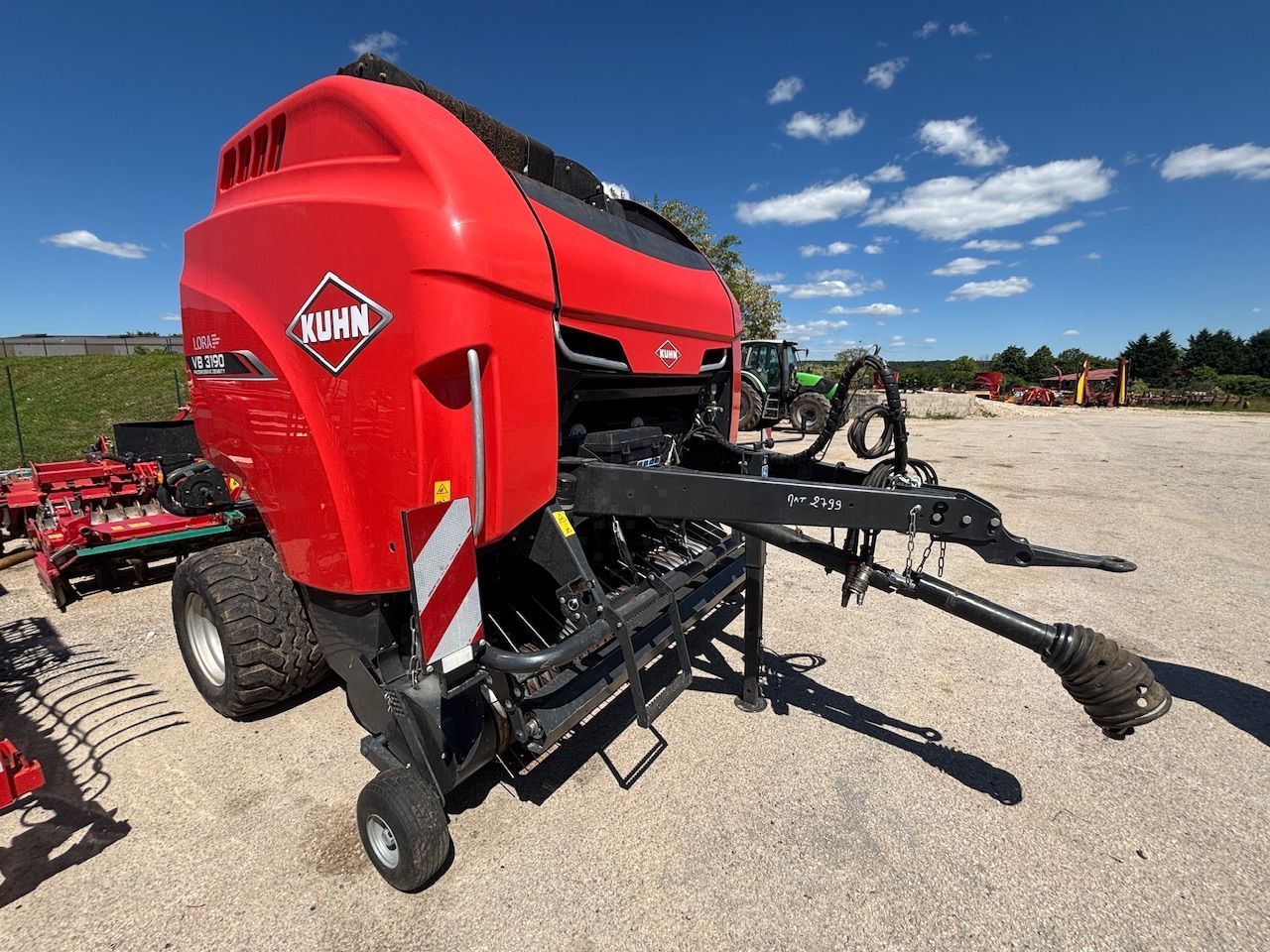 E-FARM: Kuhn VB 3190 - Baler - id FJ3GD4K - €31,000 - Year of construction: 2019 - Total number of bales produced: 15,000,France
