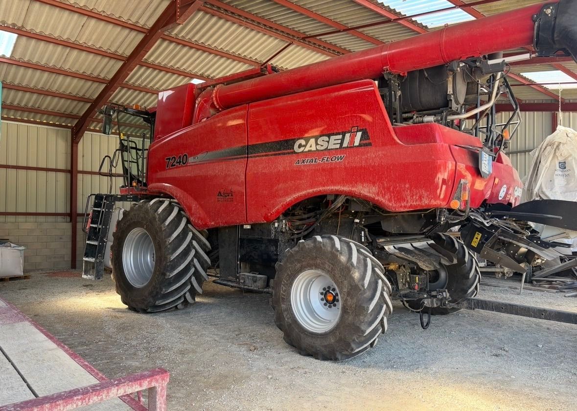 Case IH Axial-Flow 7240 Combine harvester €150,000