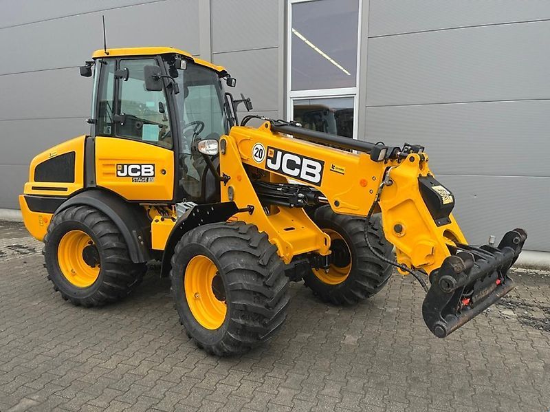 JCB tm 220 agri Tele wheel loader €69,000