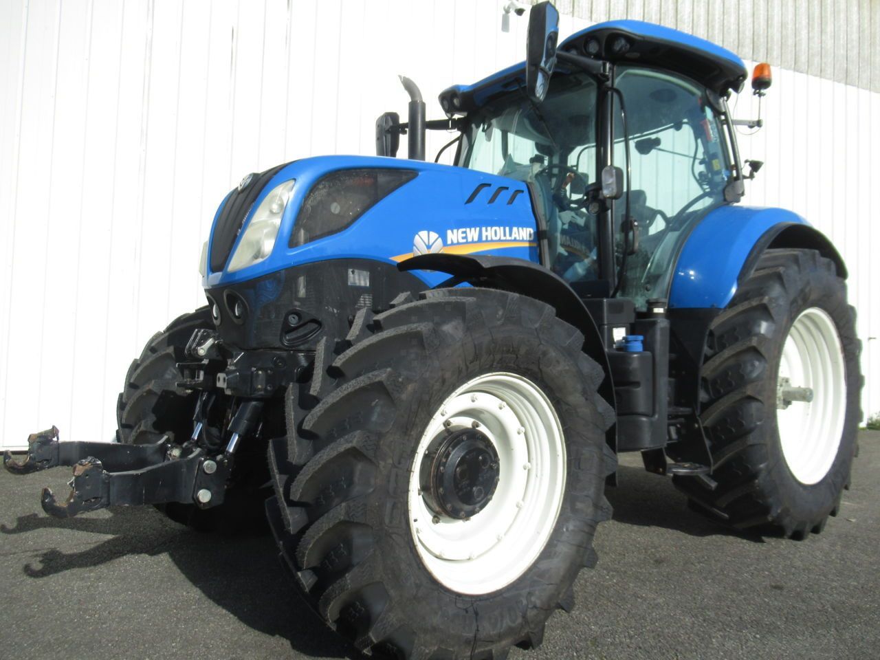 E-FARM: New Holland T7.210 - Τρακτέρ - id SKVRPHV - 67.000 € - Χρονία: 2017 - Μετρητής ωρών: 4.392,Ισχύς κινητήρα: 165,Γαλλία