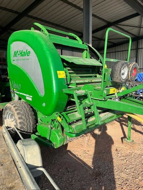 E-FARM: McHale V 640 - Presse à balles - id IA3DZP2 - 26 500 € - Année: 2017 - Balles produites: 27 500,France