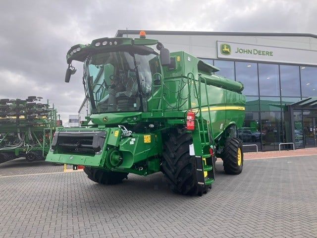 E-FARM: John Deere S785 HM - Moissoneuse-batteuse - id ITGQAUS - 433 518 € - Année: 2024 - Royaume-Uni