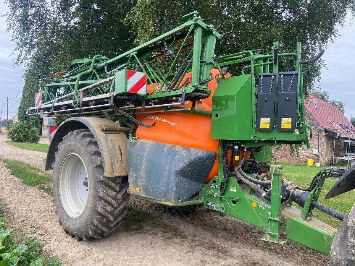 E-FARM: Amazone ux 3200 special - Opryskiwacz - id TPMTXQC - 83 000 € - Rok produkcji: 2020 - Francja