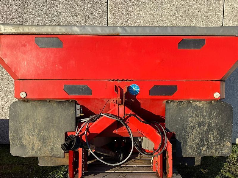 E-FARM: Kuhn axis 30.1 w - Düngerstreuer - id QDZHQAC - 6.366 € - Baujahr: 2008 - Dänemark