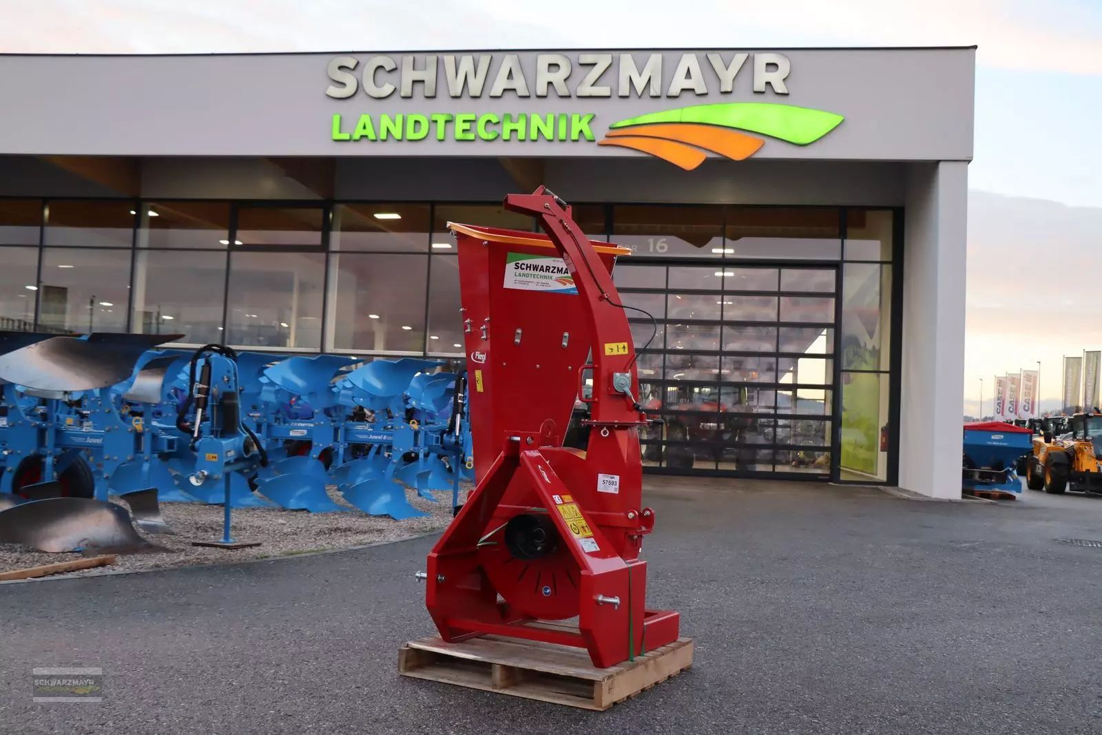 E-FARM: Fliegl holzhacker hydraulisch - Wood chipper and grinder - id NAL1U9D - Year of construction: 2025 - Austria