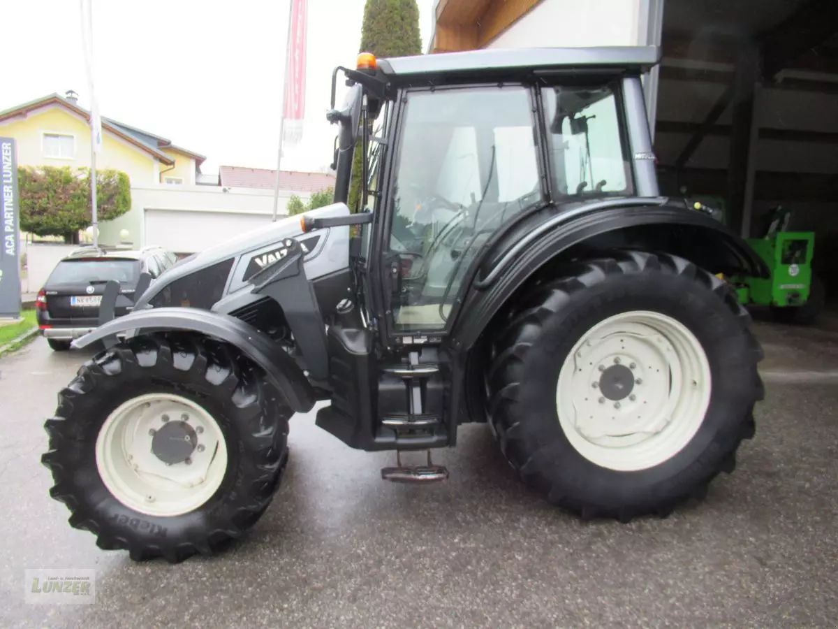 E-FARM: Valtra N93 HiTech 5 - Tracteur - id INGQGKQ - 49 167 € - Année: 2013 - Lecture du nombre d'heure: 7 280,Puissance du moteur (chevaux): 95,Autriche