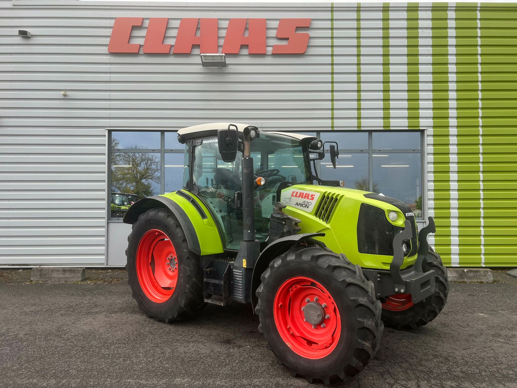 E-FARM: Claas Arion 430 - Traktor - id 6K1UWHJ - 65.000 € - Baujahr: 2020 - Abgelesene Motorstunden: 4.532,Motorleistung (PS): 120,Frankreich