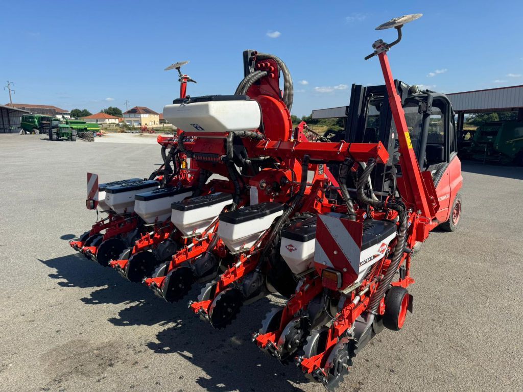 E-FARM: Kuhn Planter 3 TS - Semoir de précision - id 3YRT82M - 22 000 € - Année: 2021 - France