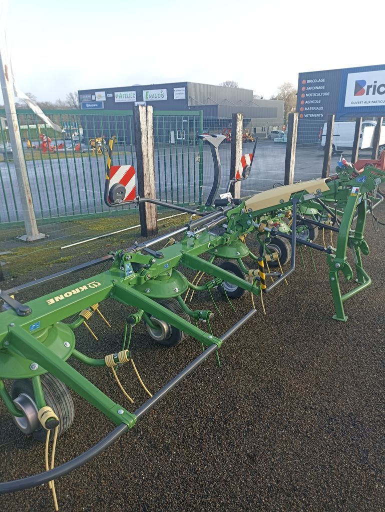 Krone Vendro 680 Tedder