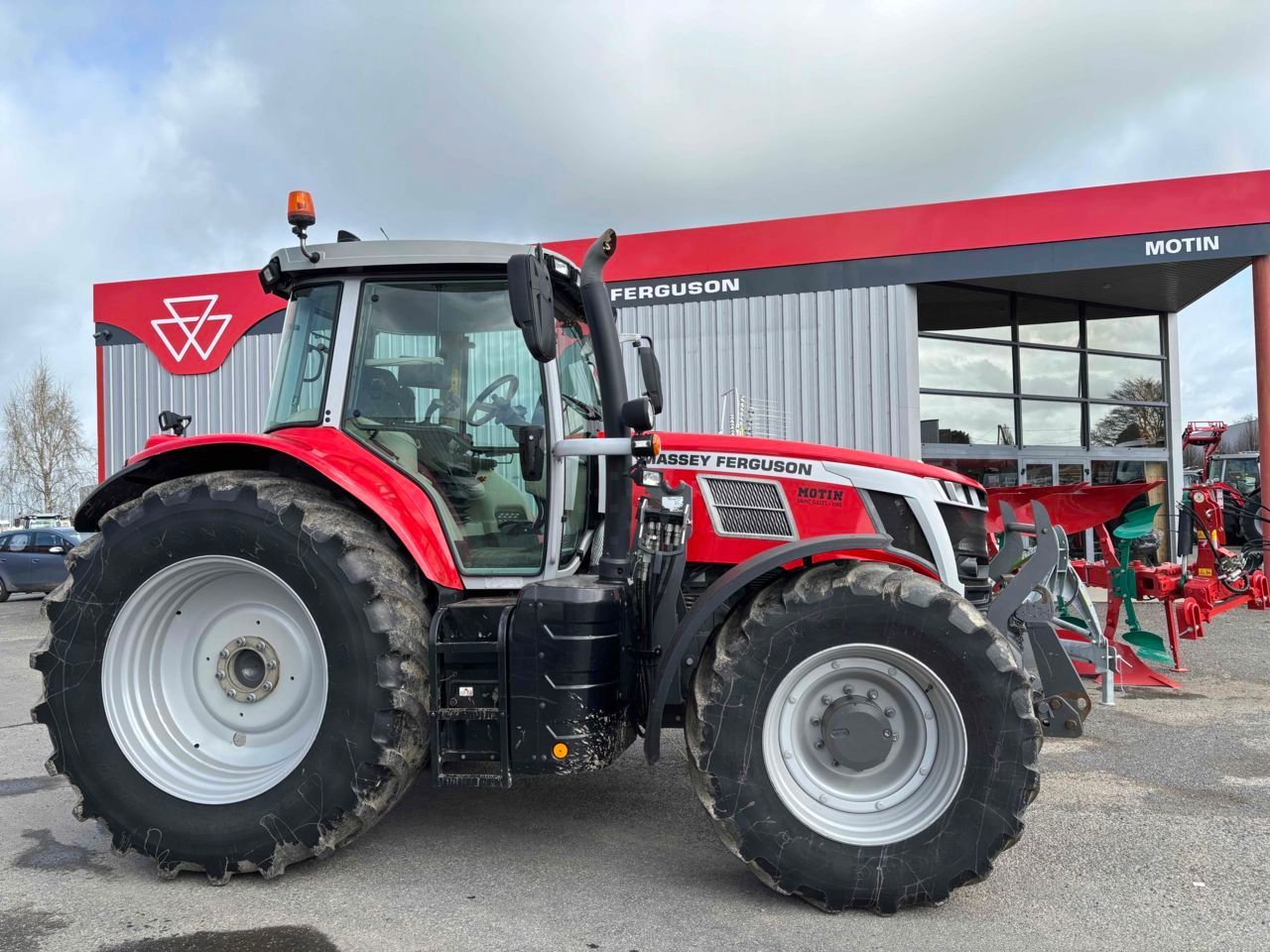 Massey Ferguson 7S.180 Tractor €93,000