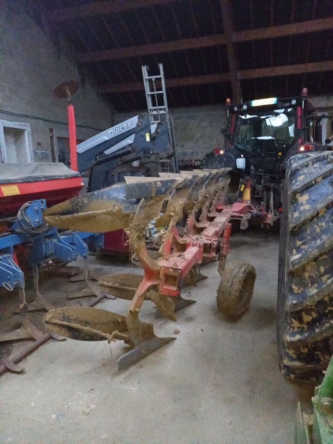 E-FARM: GREGOIRE BESSON rc 31 - Pług - id UUI8KUZ - 6500 € - Rok produkcji: 2010 - Francja