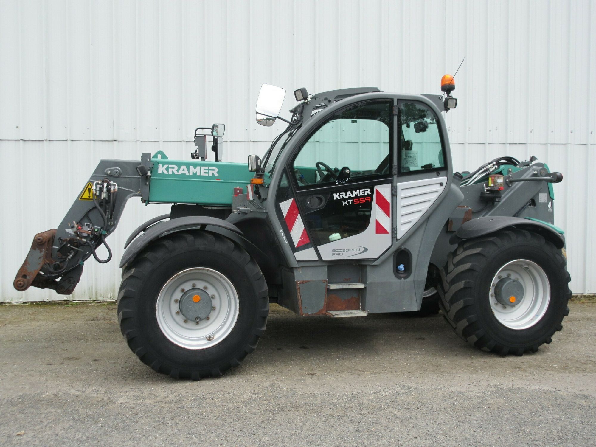 E-FARM: KRAMER 559 - Manipulador telescópico - id 1KKAZDN - 77.000 € - Año: 2021 - Horas: 3000