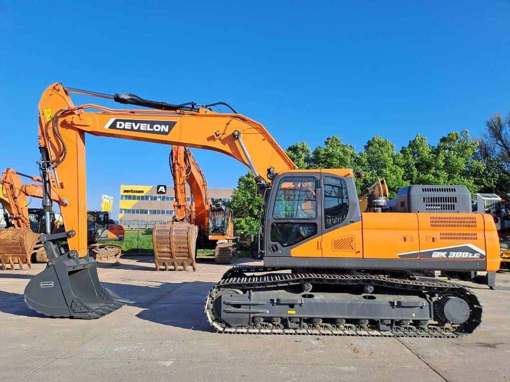 Doosan dx300lc-7m (2 units available) Ερπυστριοφόρος εκσκαφέας 150.000 €