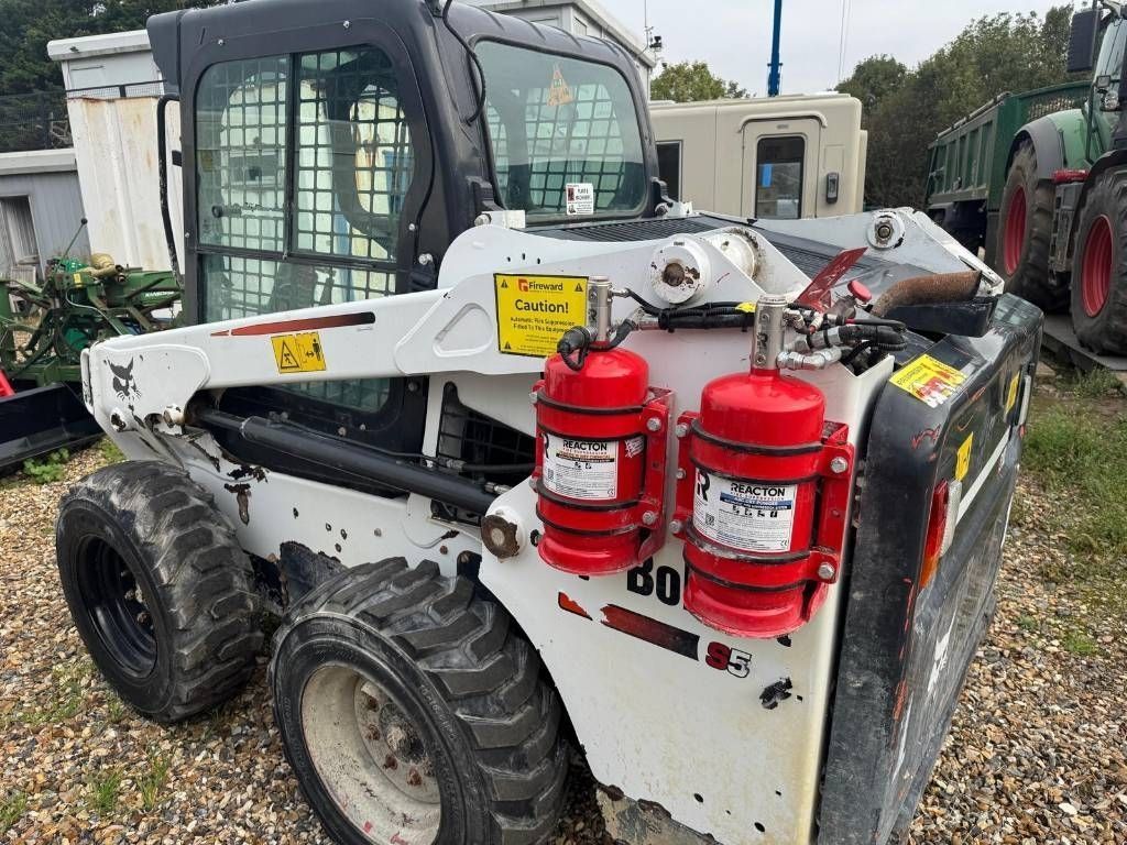 Bobcat s510 kompaktlader skid-steer loader hoflader Smykem řízený nakladač 23 900 €