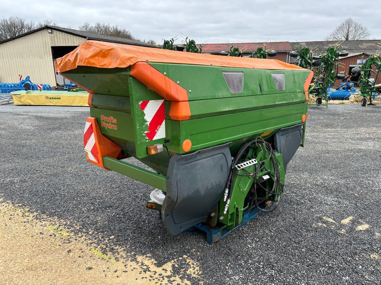 E-FARM: Amazone zam profi hydro - Fertiliser spreader - id XHHMG5U - €11,000 - Year of construction: 2012 - France